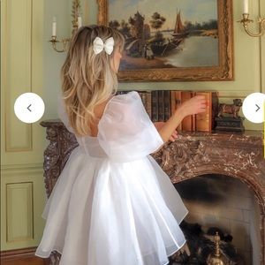 Selfie ivory puff dress